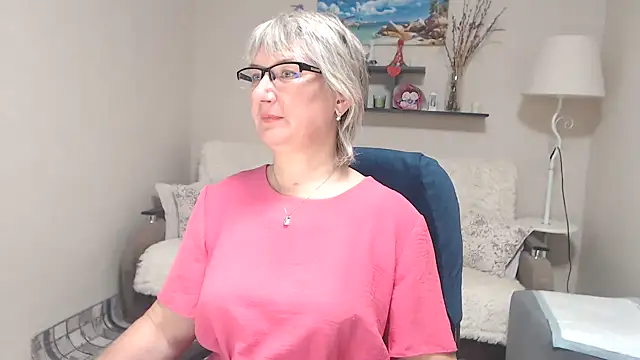 Snapshot of FleurMays chatting on October 31, 2025, 12:13 pm FleurMays online show from October 31, 2025, 12:13 pm