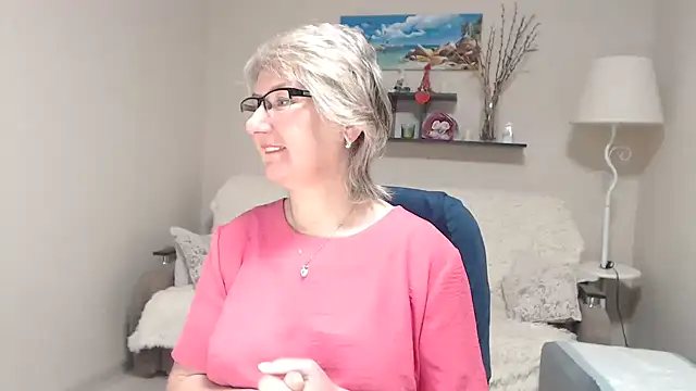 Snapshot of FleurMays chatting on January 15, 2026, 5:55 am FleurMays online show from January 15, 2026, 5:55 am