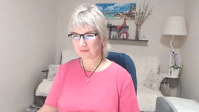 Snapshot of FleurMays chatting on October 15, 2025, 5:17 am FleurMays online show from October 15, 2025, 5:17 am