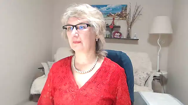 Snapshot of FleurMays chatting on February 16, 2026, 6:12 am FleurMays online show from February 16, 2026, 6:12 am