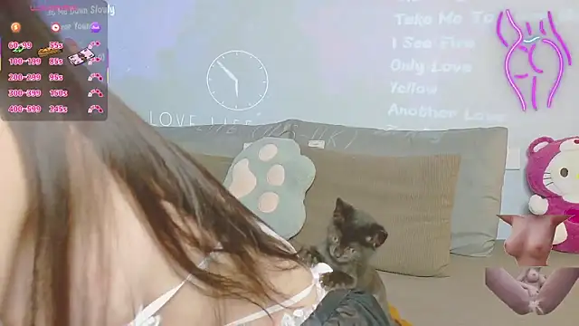 Snapshot of Chinhh9-9 chatting on September 12, 2025, 2:23 am Chinhh9-9 online show from September 12, 2025, 2:23 am