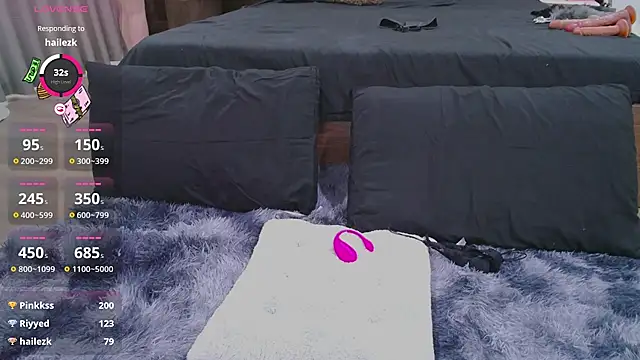 Snapshot of Chinhh9-9 chatting on December 31, 2024, 3:55 am Chinhh9-9 online show from December 31, 2024, 3:55 am