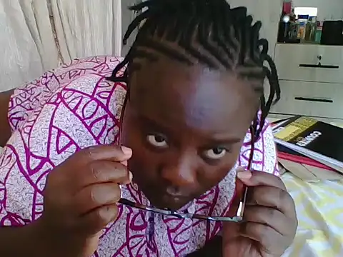 Snapshot of Hotwife8 chatting on February 3, 2026, 7:13 am Hotwife8 online show from February 3, 2026, 7:13 am