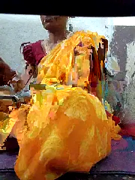 Snapshot of Gautami-telugu chatting on October 10, 2025, 9:54 am Gautami-telugu online show from October 10, 2025, 9:54 am