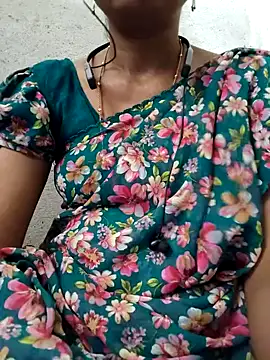 Snapshot of Gautami-telugu chatting on October 16, 2025, 8:33 am Gautami-telugu online show from October 16, 2025, 8:33 am