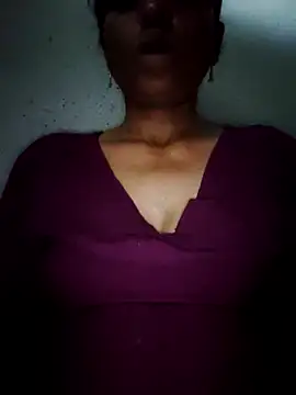 Snapshot of Gautami-telugu chatting on October 28, 2025, 8:35 am Gautami-telugu online show from October 28, 2025, 8:35 am