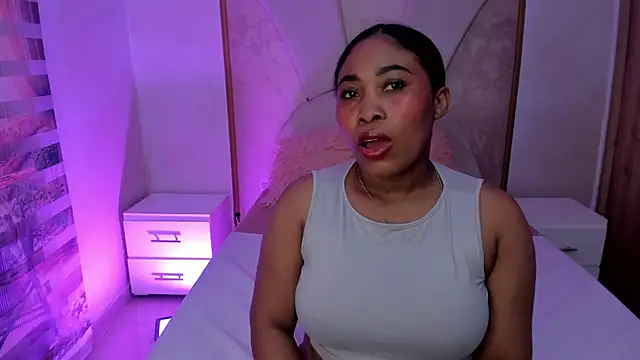 Snapshot of Leah_Sweetie chatting on March 1, 2025, 11:17 am Leah Sweetie online show from March 1, 2025, 11:17 am