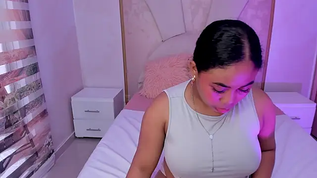 Snapshot of Leah_Sweetie chatting on March 1, 2025, 5:38 pm Leah Sweetie online show from March 1, 2025, 5:38 pm