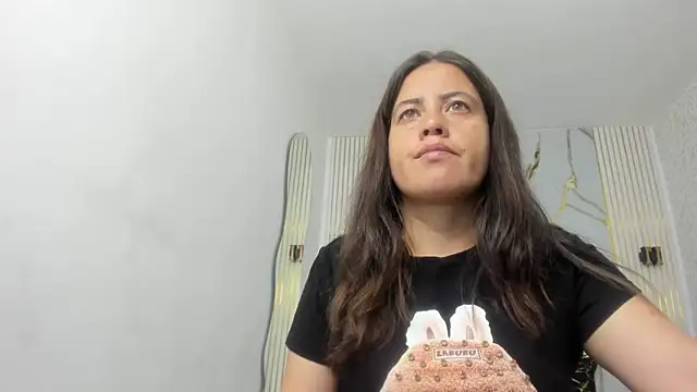 Snapshot of kathina_giraldo chatting on March 28, 2026, 12:39 pm kathina giraldo online show from March 28, 2026, 12:39 pm