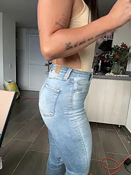 Snapshot of SofiaG_ chatting on November 24, 2025, 8:53 pm SofiaG online show from November 24, 2025, 8:53 pm