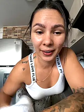 Snapshot of SofiaG_ chatting on November 2, 2025, 3:17 pm SofiaG online show from November 2, 2025, 3:17 pm