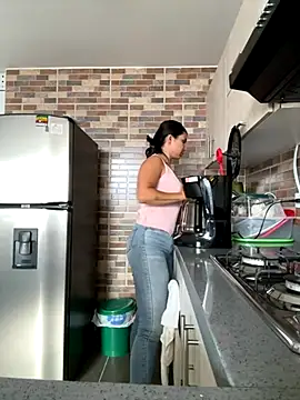 Snapshot of SofiaG_ chatting on October 17, 2025, 8:54 pm SofiaG online show from October 17, 2025, 8:54 pm