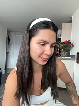 Snapshot of SofiaG_ chatting on November 13, 2025, 8:57 pm SofiaG online show from November 13, 2025, 8:57 pm