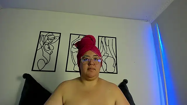 Snapshot of RubyPirsso18 chatting on November 22, 2025, 7:13 pm RubyPirsso18 online show from November 22, 2025, 7:13 pm