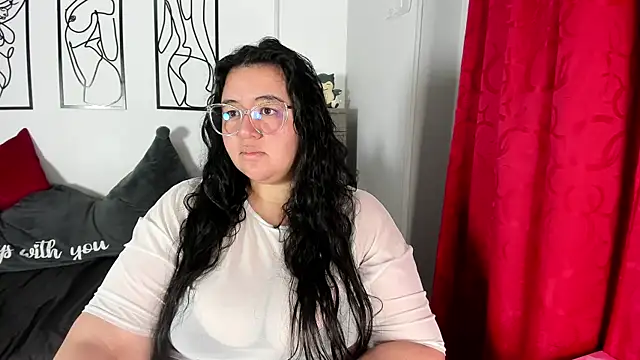 RubyPirsso18 online show from May 12, 2026, 8:37 pm