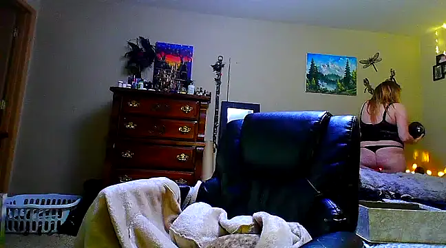 Snapshot of lilyhornyhousewife chatting on March 8, 2025, 9:50 am lilyhornyhousewife online show from March 8, 2025, 9:50 am