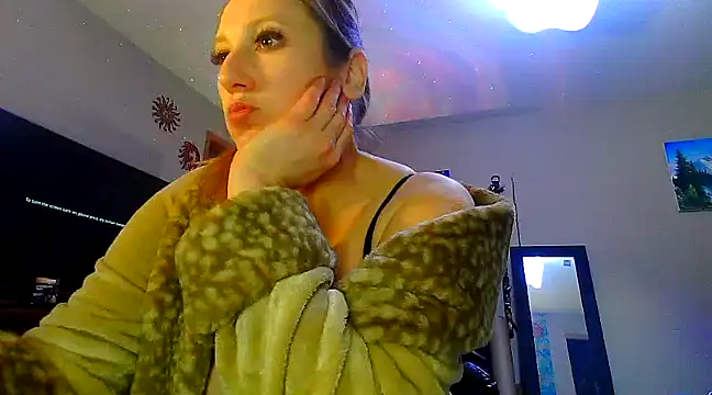Snapshot of lilyhornyhousewife chatting on March 7, 2025, 8:56 am lilyhornyhousewife online show from March 7, 2025, 8:56 am