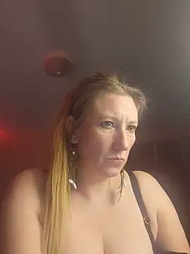 Snapshot of lilyhornyhousewife chatting on June 1, 2026, 1:44 pm lilyhornyhousewife online show from June 1, 2026, 1:44 pm
