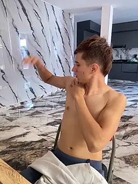 Snapshot of oliver_Lz chatting on November 4, 2025, 12:53 pm oliver Lz online show from November 4, 2025, 12:53 pm