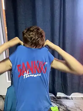 Snapshot of oliver_Lz chatting on October 22, 2025, 10:08 pm oliver Lz online show from October 22, 2025, 10:08 pm