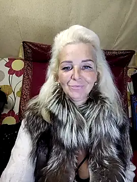 CassandraSandra44 online show from November 14, 2025, 5:05 pm