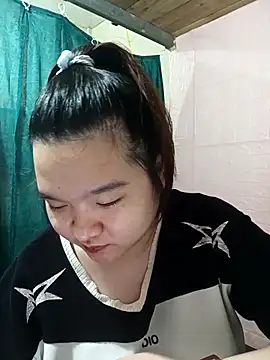 Snapshot of Thomgdee chatting on February 10, 2026, 4:17 pm Thomgdee online show from February 10, 2026, 4:17 pm