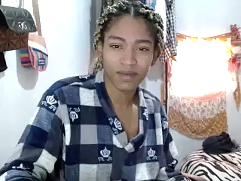 Snapshot of miriam775 chatting on January 26, 2025, 1:25 pm miriam775 online show from January 26, 2025, 1:25 pm