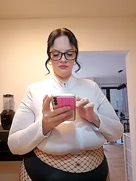 Snapshot of Jujuicy_97 chatting on February 15, 2026, 9:08 am Jujuicy 97 online show from February 15, 2026, 9:08 am