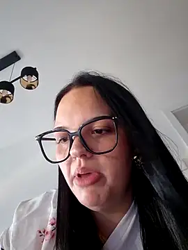 Snapshot of Jujuicy_97 chatting on May 21, 2026, 7:28 am Jujuicy 97 online show from May 21, 2026, 7:28 am