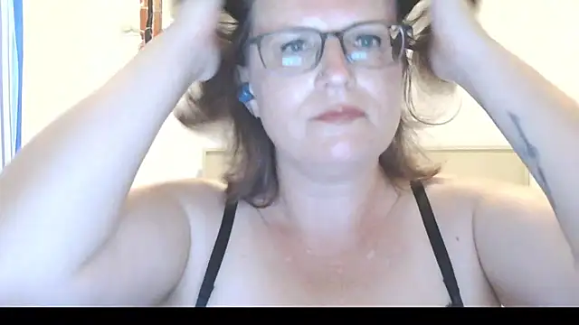 CrimsonMistress online show from March 7, 2026, 10:37 pm