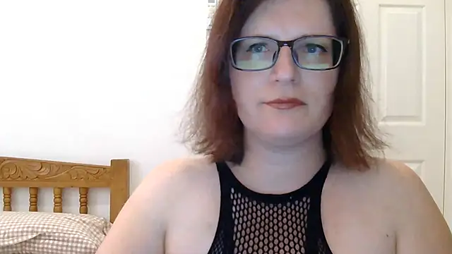 CrimsonMistress online show from November 25, 2025, 10:32 pm