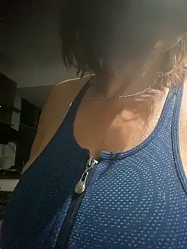 anastasia and jordan online show from October 10, 2025, 9:32 am