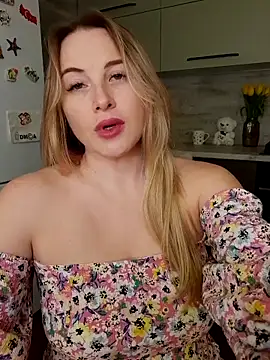 Snapshot of Cute_Hot_Alice chatting on March 13, 2025, 8:11 pm Cute Hot Alice online show from March 13, 2025, 8:11 pm