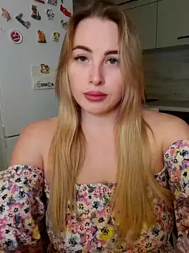 Snapshot of Cute_Hot_Alice chatting on February 26, 2025, 8:15 pm Cute Hot Alice online show from February 26, 2025, 8:15 pm