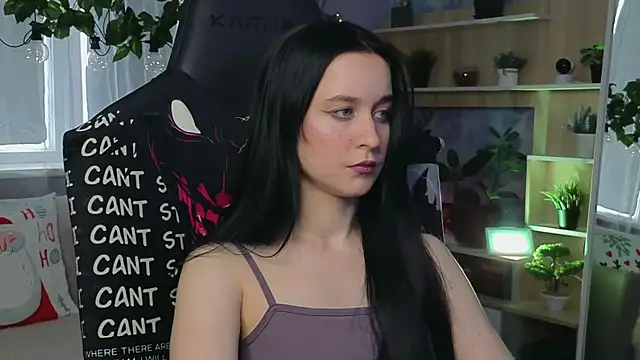 KiraLiLime online show from March 15, 2025, 12:02 pm