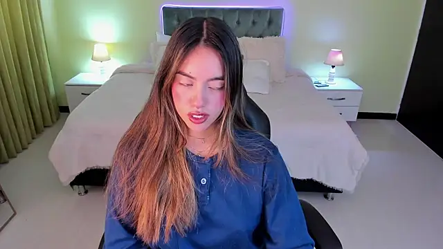  Charlotte evans 1 online show from April 5, 2026, 12:23 pm