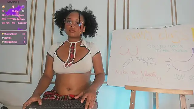 Snapshot of nataly_velez chatting on March 18, 2025, 10:48 pm nataly velez online show from March 18, 2025, 10:48 pm