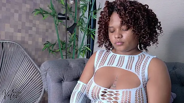 nataly velez online show from November 23, 2025, 7:13 pm