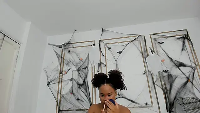 nataly velez online show from October 25, 2025, 7:14 pm