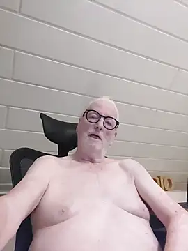 Greyhound70 online show from November 7, 2025, 4:44 pm