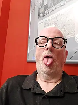 Snapshot of Greyhound70 chatting on February 22, 2026, 6:53 pm Greyhound70 online show from February 22, 2026, 6:53 pm