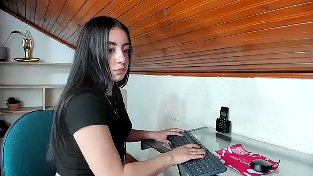 Snapshot of andy_turner chatting on February 14, 2026, 9:48 pm andy turner online show from February 14, 2026, 9:48 pm