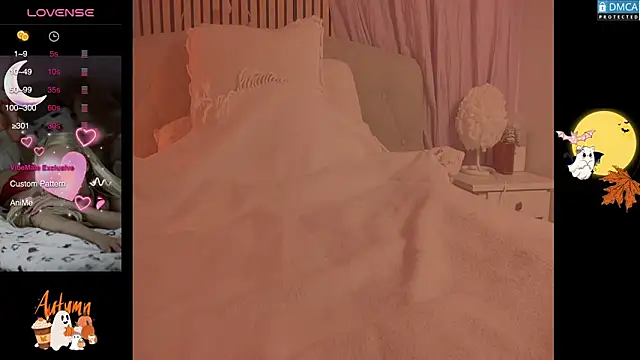 Snapshot of Blondecandie chatting on October 12, 2025, 5:14 pm Blondecandie online show from October 12, 2025, 5:14 pm