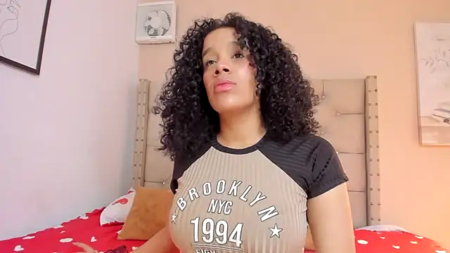 vanesasexyhot21 online show from April 7, 2026, 2:24 am