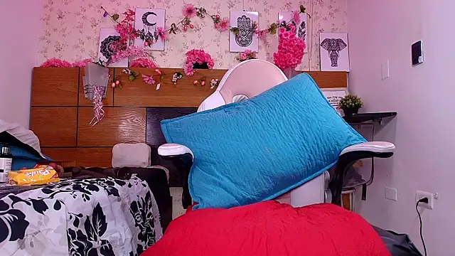 aisha sh online show from September 14, 2025, 11:54 am