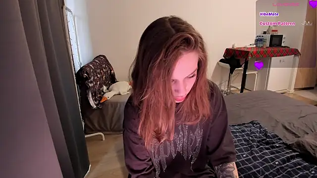 Natural pussy online show from April 14, 2026, 7:46 am