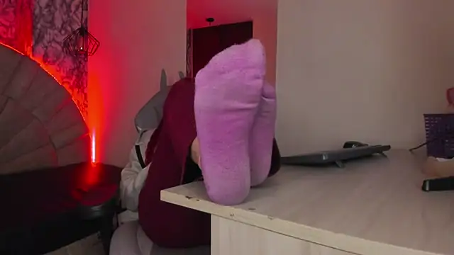 larissa01  online show from March 15, 2025, 9:09 am