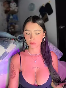 Snapshot of -Loren- chatting on May 9, 2026, 12:30 pm -Loren- online show from May 9, 2026, 12:30 pm