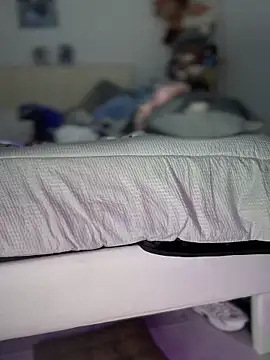 -Loren- online show from September 28, 2025, 10:11 am