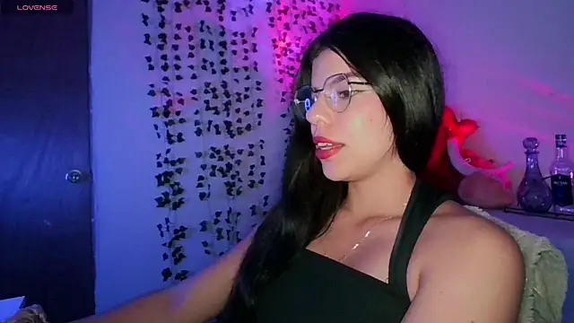 Snapshot of Adararose1 chatting on February 20, 2025, 12:41 am Adararose1 online show from February 20, 2025, 12:41 am